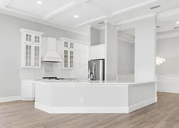 Kitchen - Luxury Canal Home